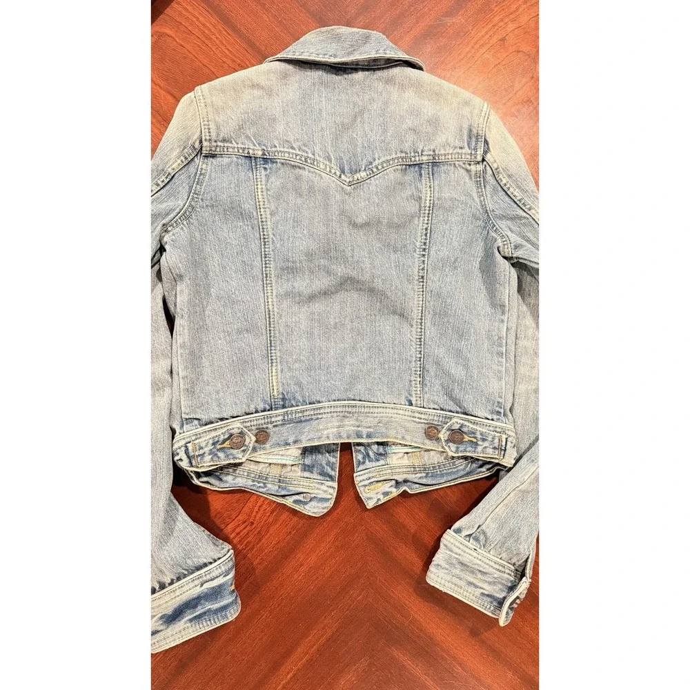 Abercrombie Fitch Womens Denim Jacket Medium Light Wash Distressed Trucker - Picture 10 of 11